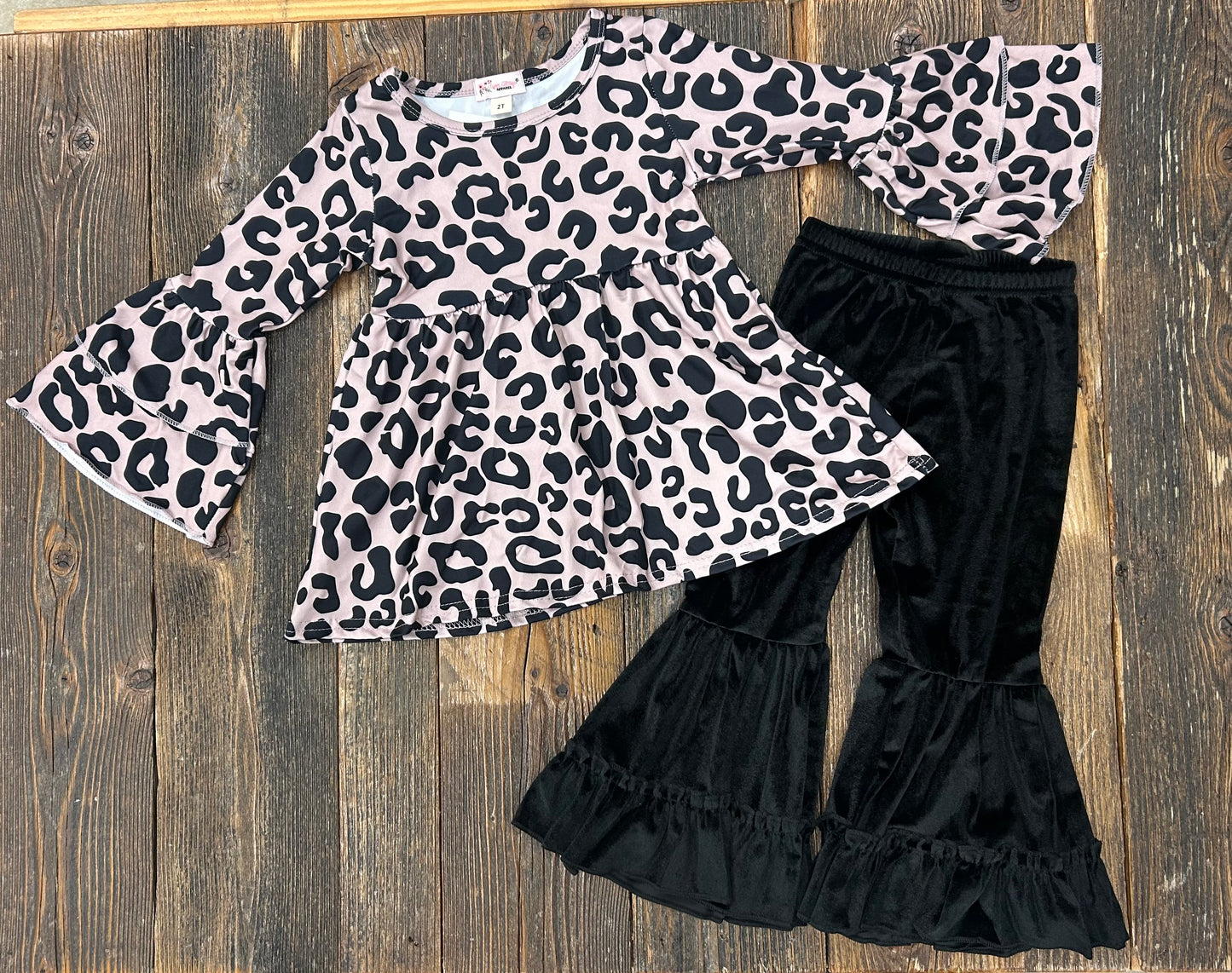 Leopard Bell Set