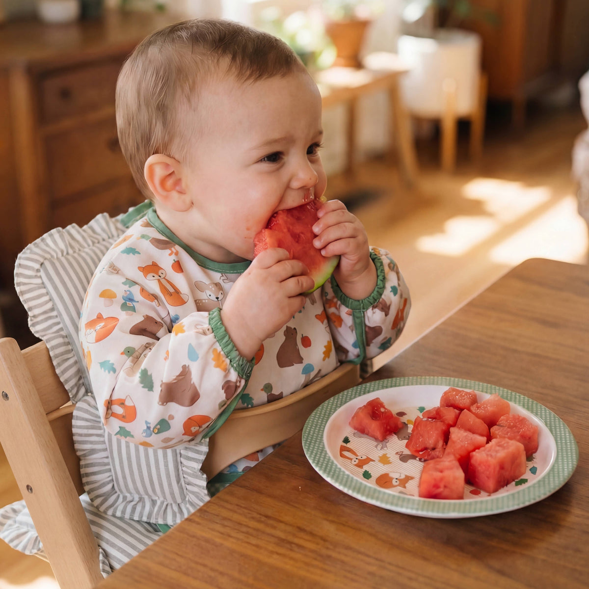 Itzy Everywhere Bib