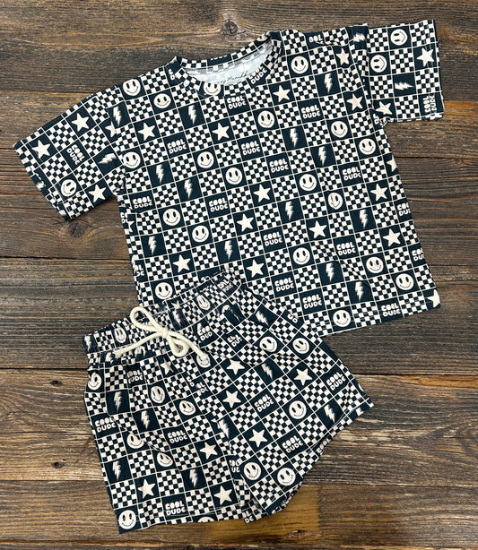 Cool Dude Smiley Oversized Tee Outfit