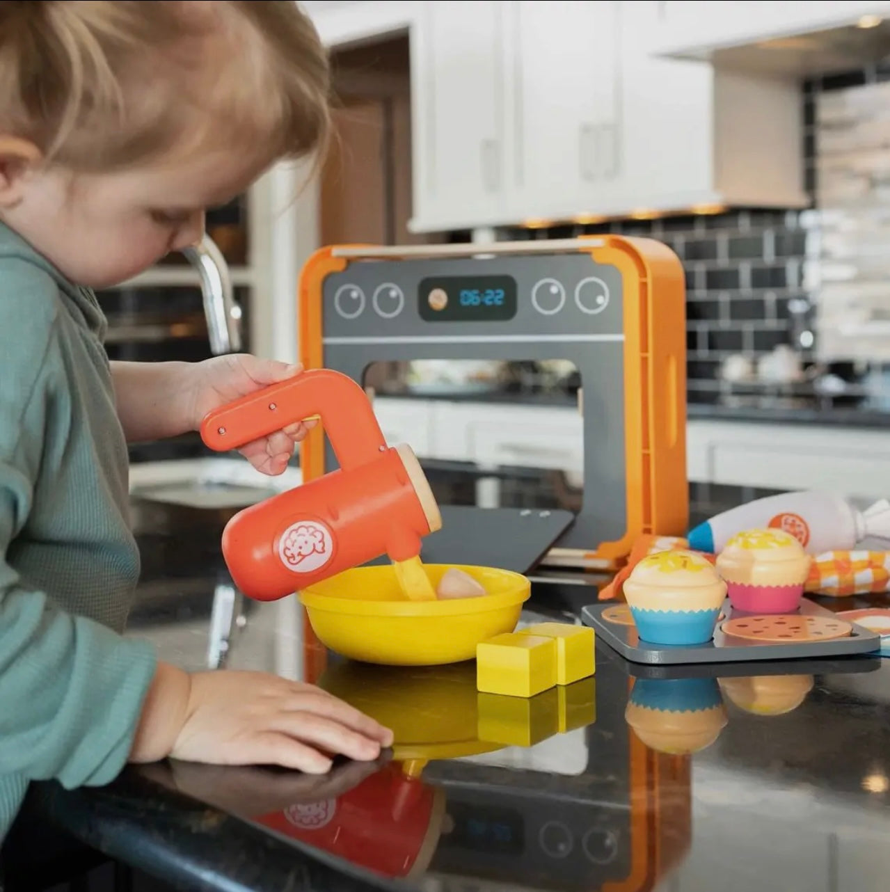 Fat Brain Pretendables Bakery Set