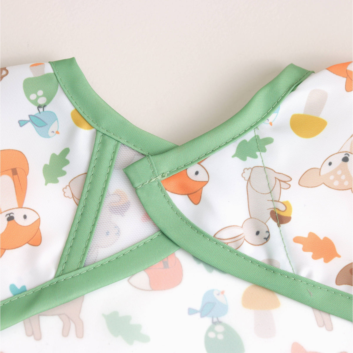 Itzy Everywhere Bib