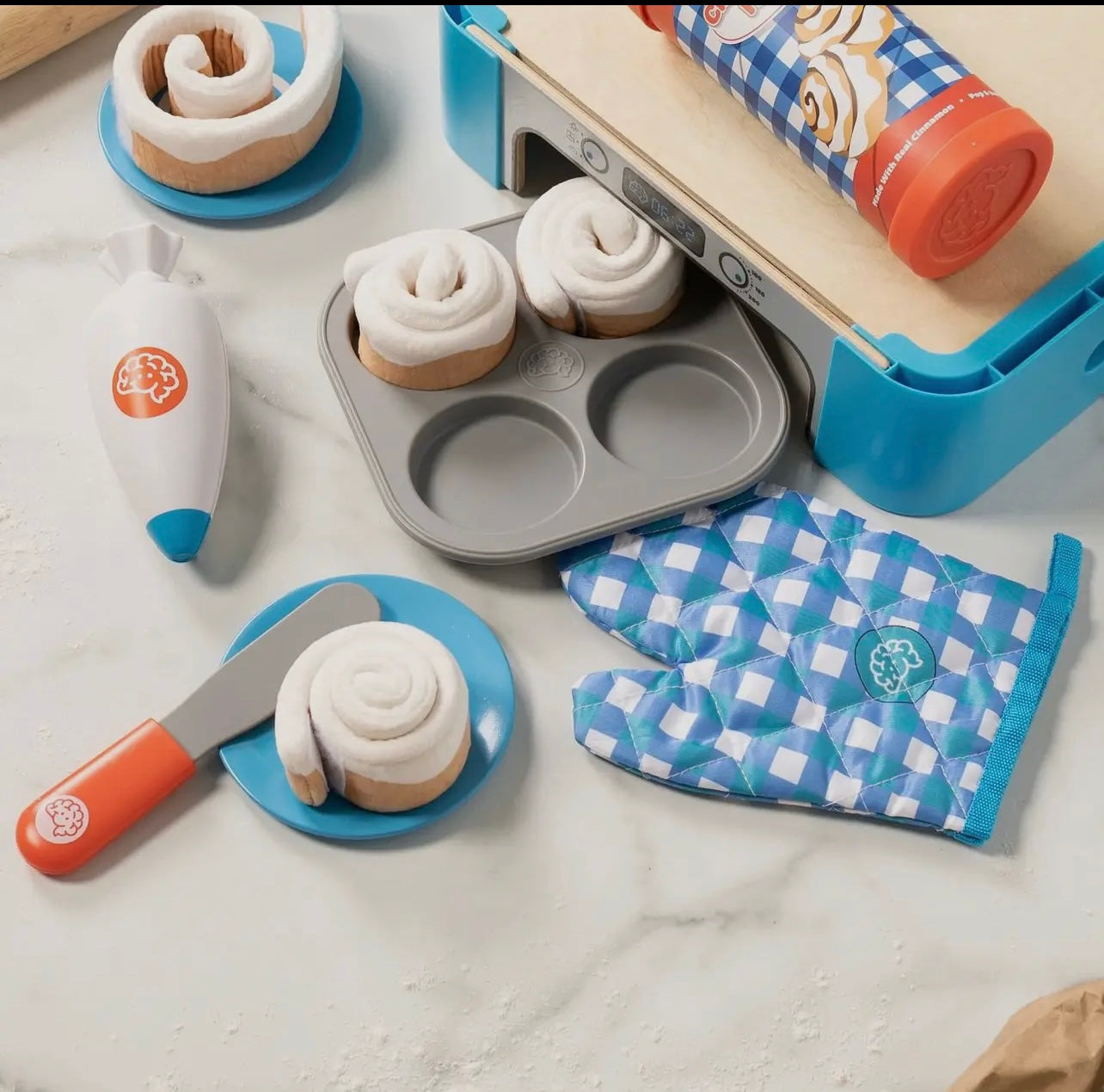 Fat Brain Pretendables Cinnamon Roll Set