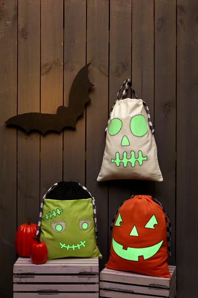 Mudpie Halloween Glow Treat Bag