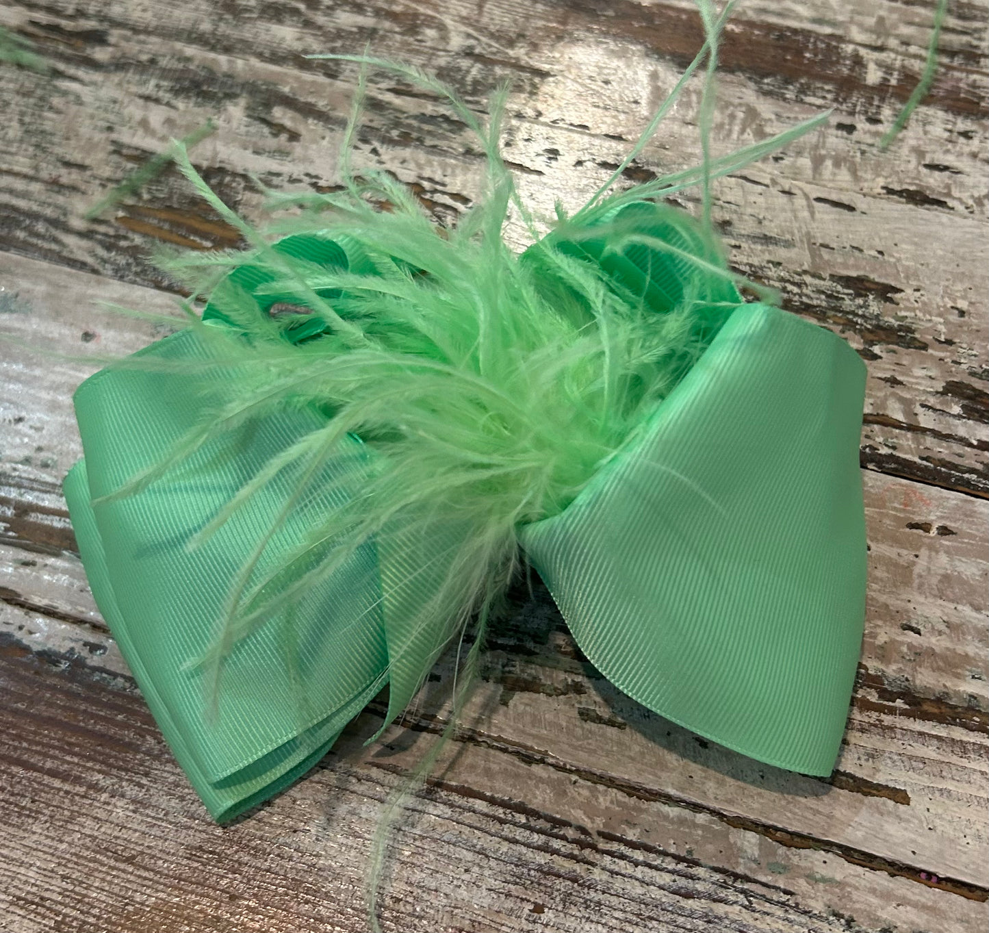 Feather bow