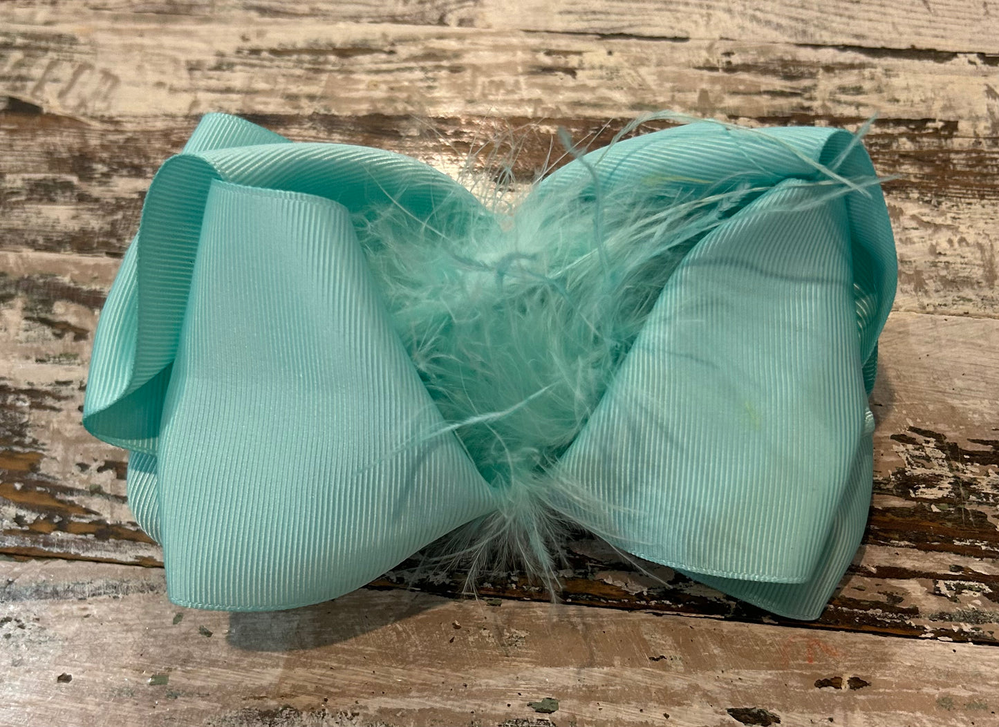 Feather bow