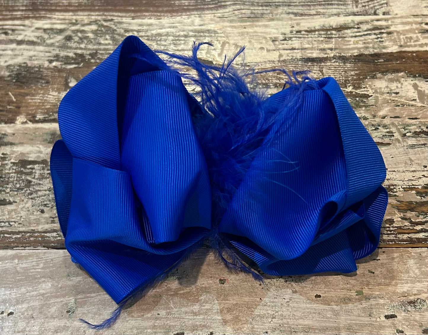 Feather bow