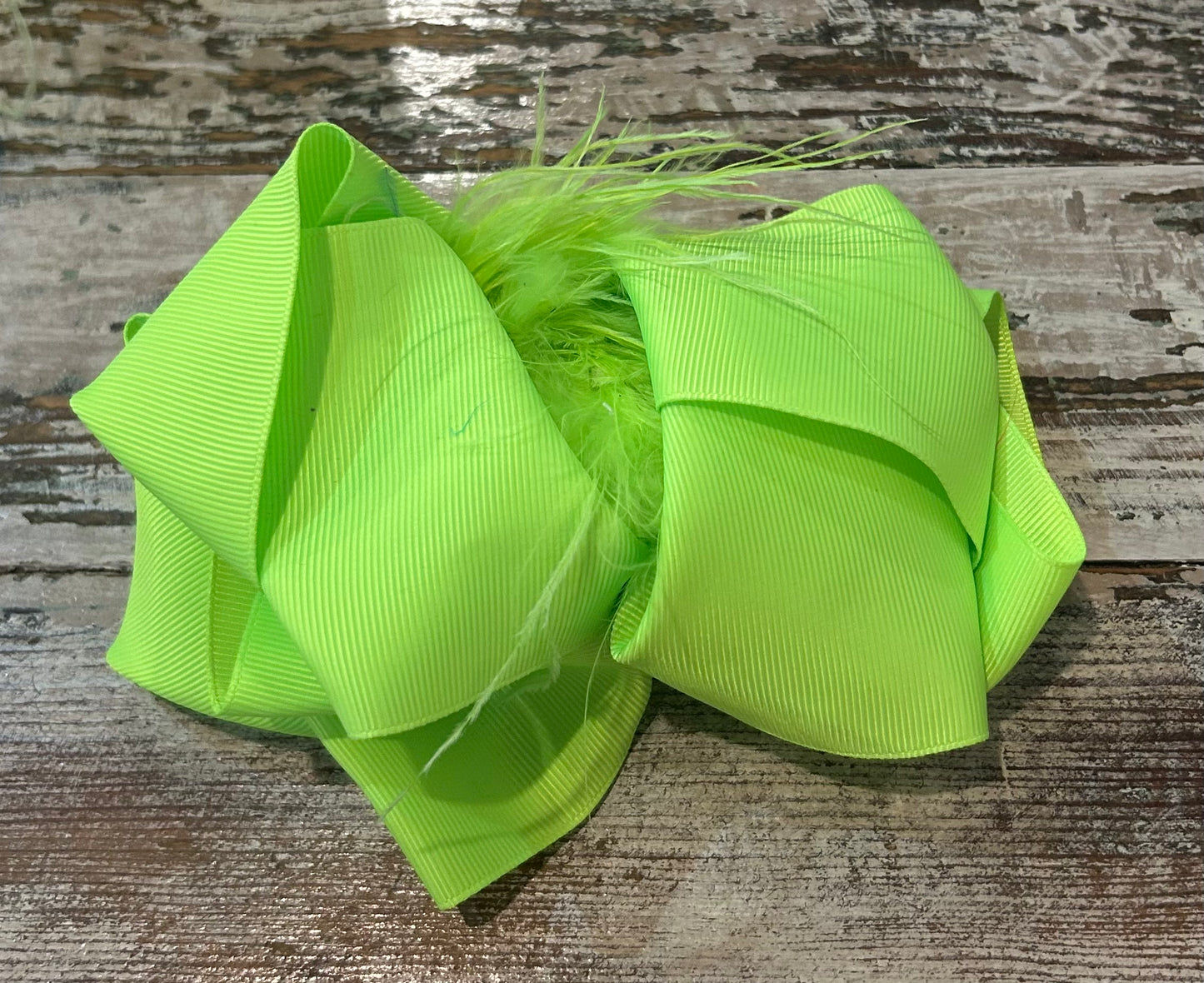 Feather bow