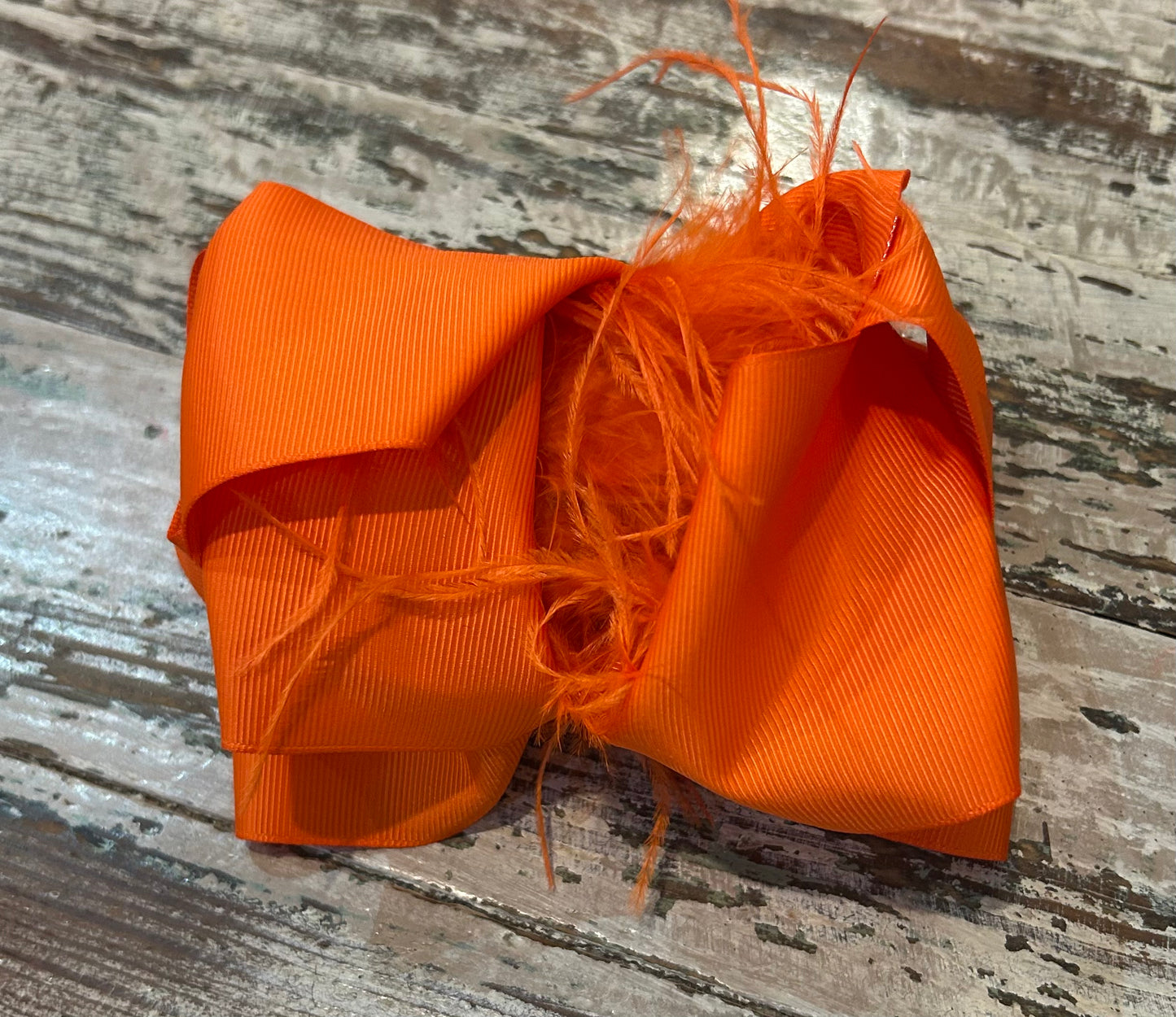 Feather bow