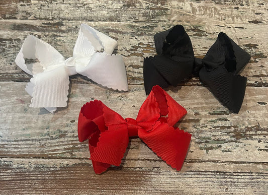 Medium Scallop Bow