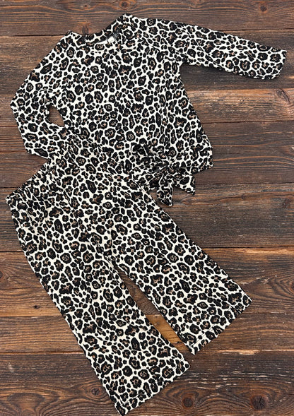 SG Grrracefully Comfortable Leopard Lounge Set